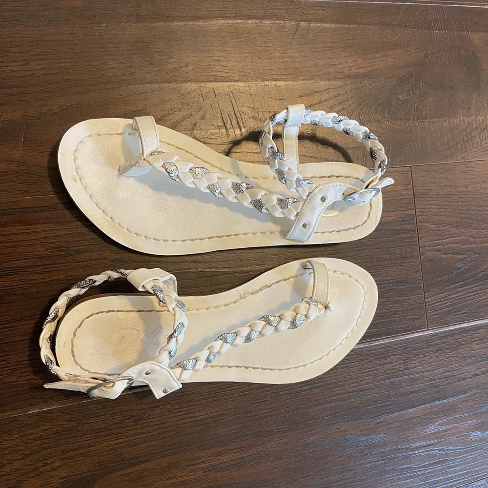 Diba London White and Silver Cross Strap Women’s Size 8 Sandals